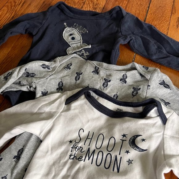 Long-sleeved space onesie bundle, Rocket, Moon - 9-12 months, Yoga Sprout - Picture 3 of 5